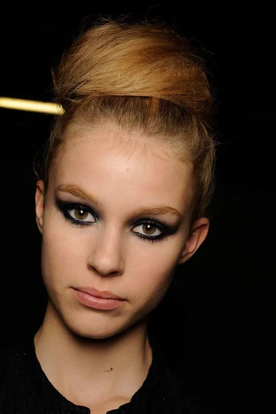 Look 10